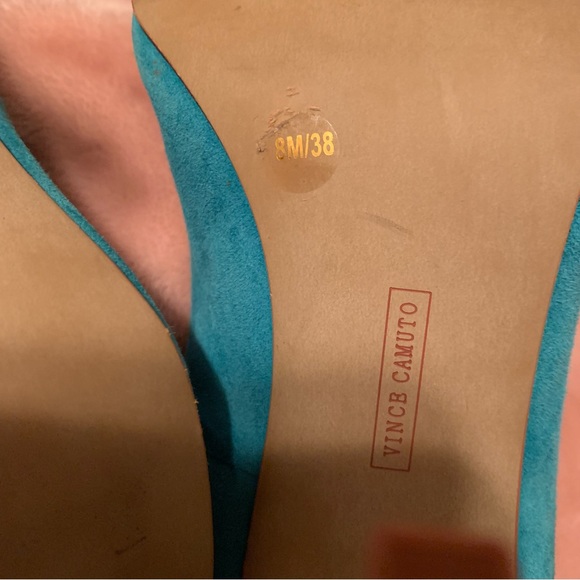 Vince Camuto Turquoise heel. Size 8 - Picture 3 of 4